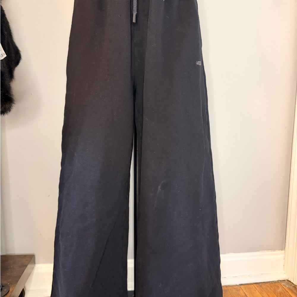 Aritzia Black Wide-Leg sweat Pants - Picture 3 of 4
